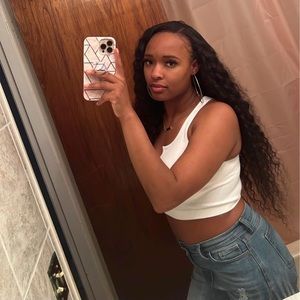 Meet your Posher, Janera